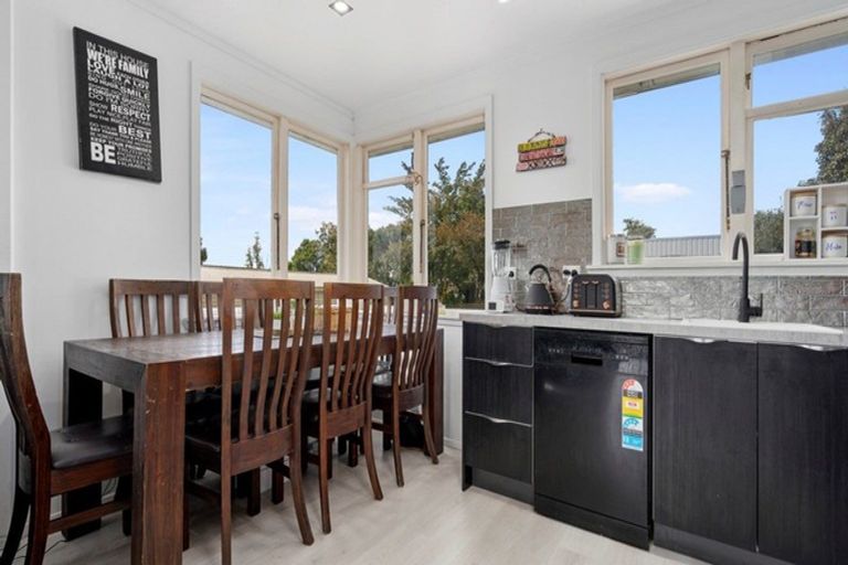 Photo of property in 5 Konini Street, Inglewood, 4330