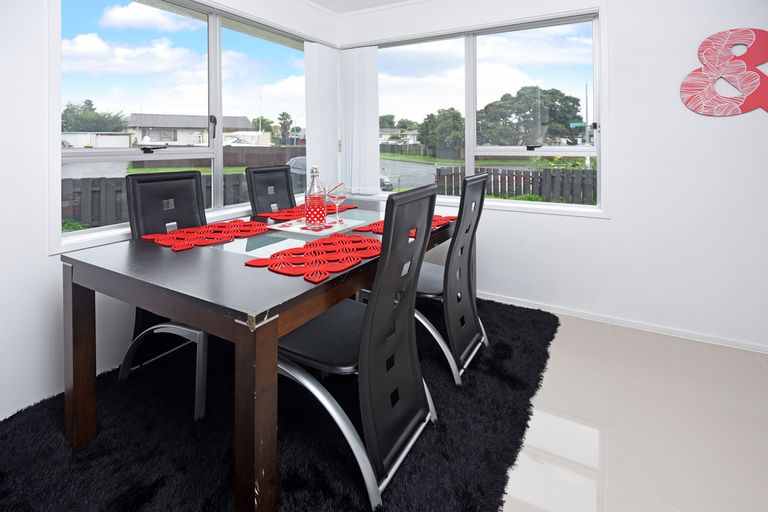 Photo of property in 30 Sharland Avenue, Manurewa, Auckland, 2102
