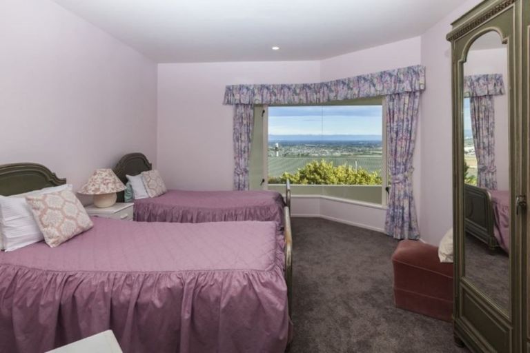 Photo of property in 126 Cannon Hill Crescent, Mount Pleasant, Christchurch, 8081