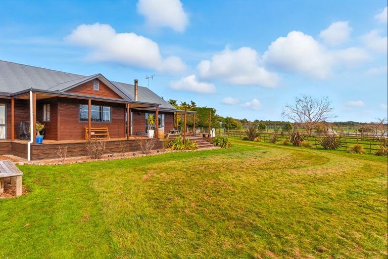 Photo of property in 70 Joblins Road, Levin, 5571