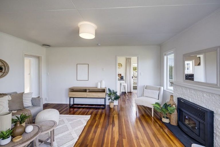 Photo of property in 1 Palmerston Road, Havelock North, 4130