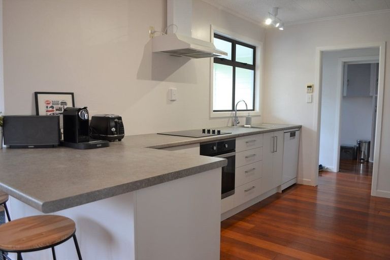 Photo of property in 247 Mangorei Road, Merrilands, New Plymouth, 4312