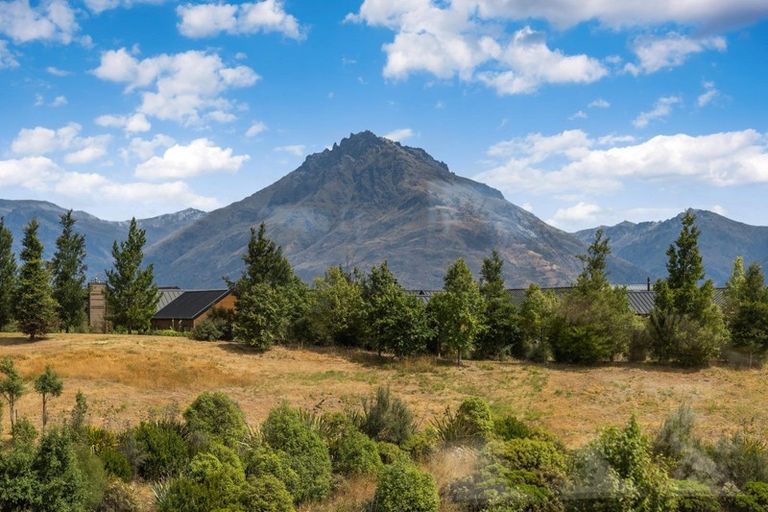 Photo of property in 28 Mckellar Drive, Jacks Point, Queenstown, 9371