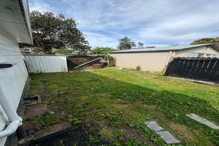 Photo of property in 1/83 Luanda Drive, Ranui, Auckland, 0612
