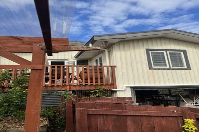 Photo of property in 1/245 Sturges Road, Henderson, Auckland, 0612