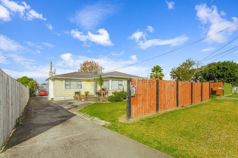 Photo of property in 805 Te Atatu Road, Te Atatu Peninsula, Auckland, 0610