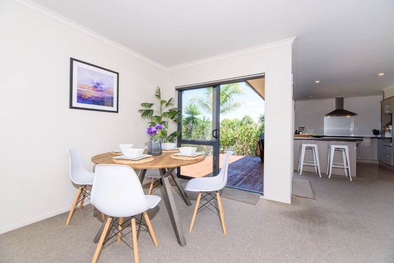 Photo of property in 1 Barwick Place, Stanmore Bay, Whangaparaoa, 0932