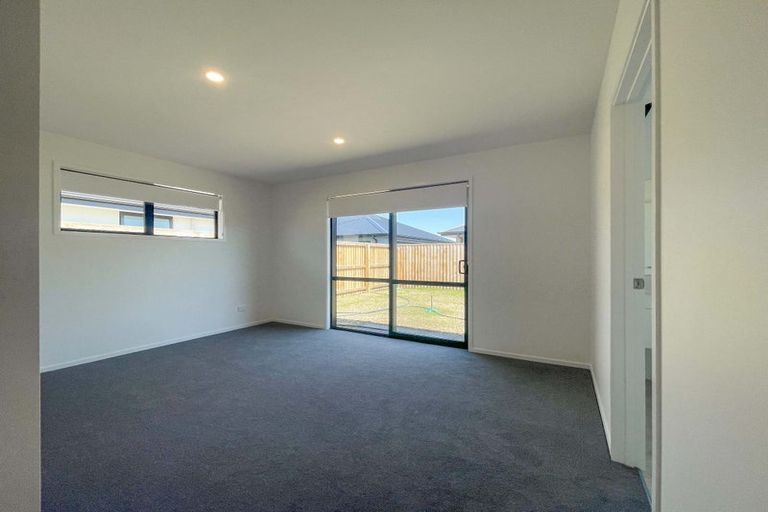 Photo of property in 16 Wexford Crescent, Halswell, Christchurch, 8025