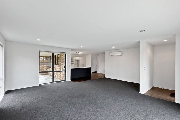 Photo of property in 152a Wainoni Road, Avondale, Christchurch, 8061