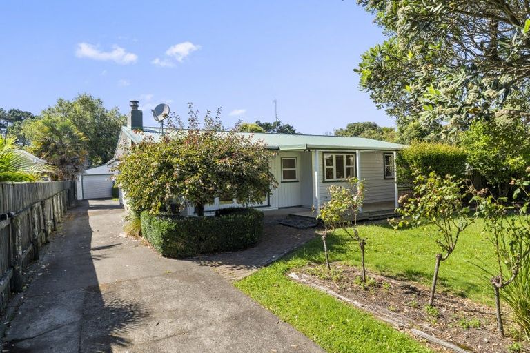 Photo of property in 12 Te Rauparaha Street, Otaki, 5512