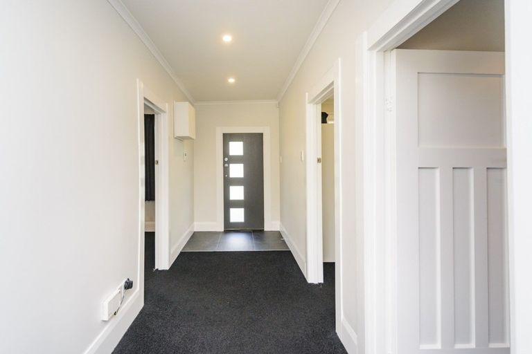 Photo of property in 11 Shamrock Street, Takaro, Palmerston North, 4412