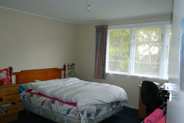 Photo of property in 24 Rangituhi Crescent, Takapuwahia, Porirua, 5022