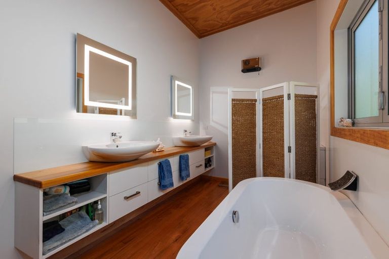 Photo of property in 2793 Grove Arm, Whenuanui Bay, Picton, 7281