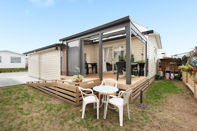 Photo of property in 11 Kamahi Crescent, Papamoa Beach, Papamoa, 3118