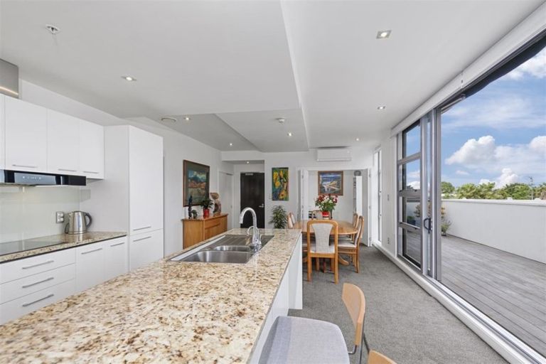 Photo of property in Maison Apartments, 111/16 Huron Street, Takapuna, Auckland, 0622