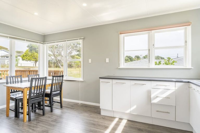 Photo of property in 73 Driver Crescent, Cannons Creek, Porirua, 5024