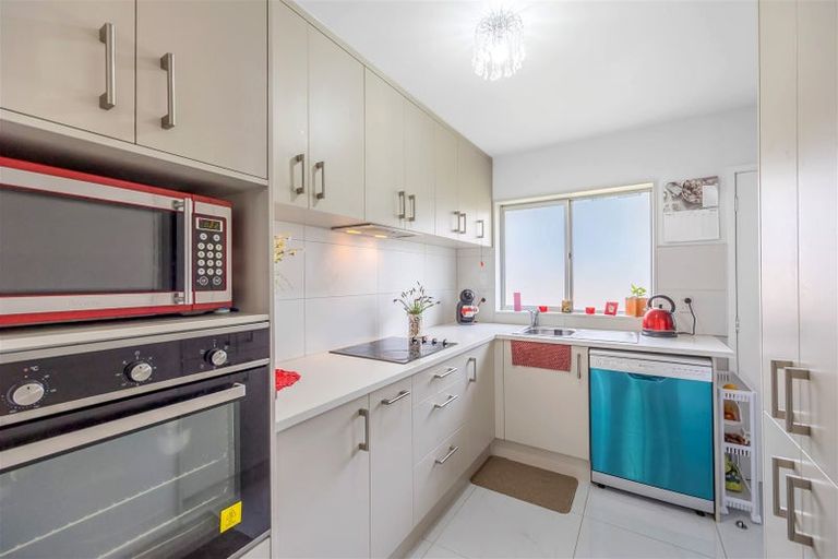Photo of property in 5/98 Birkdale Road, Birkdale, Auckland, 0626