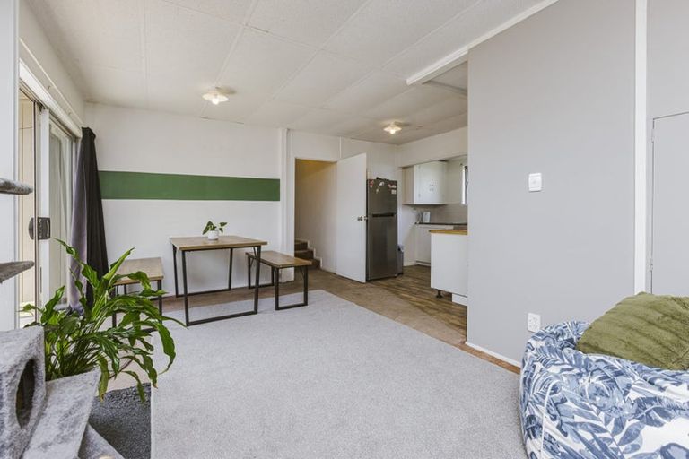 Photo of property in 2/56 Greenhaven Avenue, Opaheke, Papakura, 2113