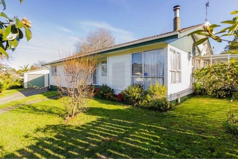 Photo of property in 5 Fairdale Avenue, Red Hill, Papakura, 2110