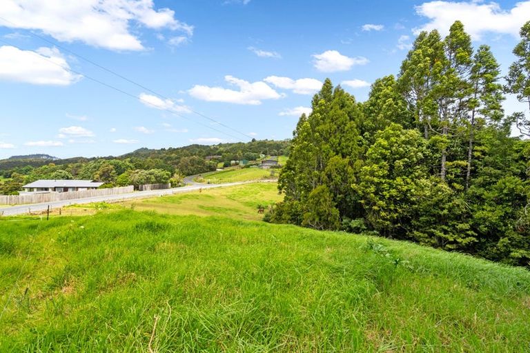 Photo of property in 142 Massey Road, Waipu, 0582