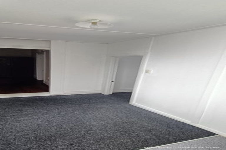 Photo of property in 1/50 Clyde Street, Island Bay, Wellington, 6023