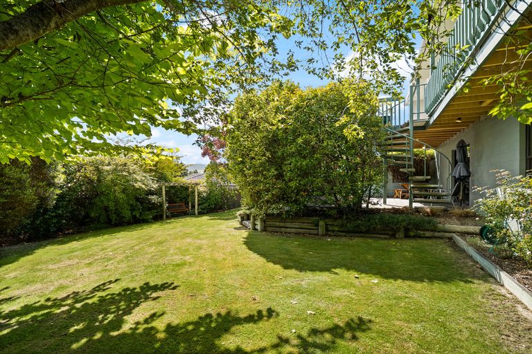 Photo of property in 33 Walton Park Avenue, Fairfield, Dunedin, 9018