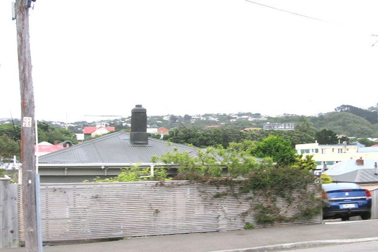 Photo of property in 18 Princess Terrace, Newtown, Wellington, 6021