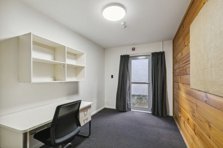 Photo of property in Drummond Street Flats, 17/19 Drummond Street, Mount Cook, Wellington, 6021