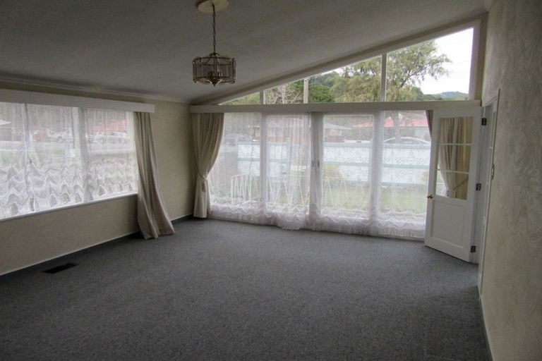 Photo of property in 1129 Fergusson Drive, Clouston Park, Upper Hutt, 5018