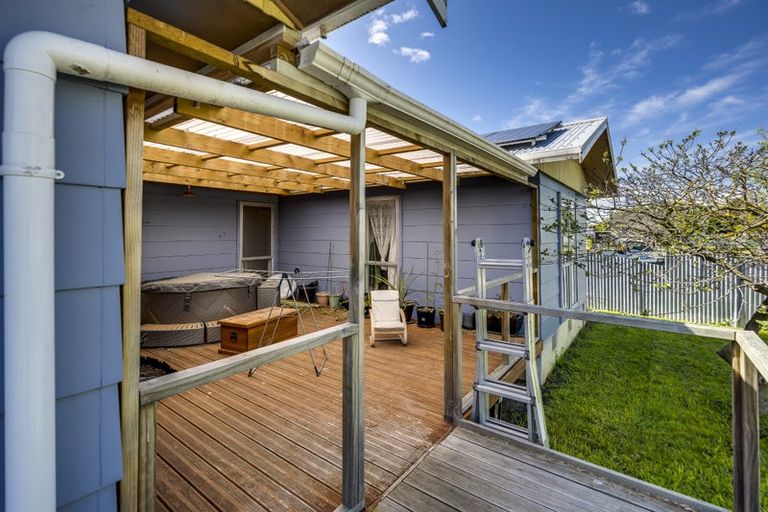 Photo of property in 4 Palgrave Avenue, Flaxmere, Hastings, 4120