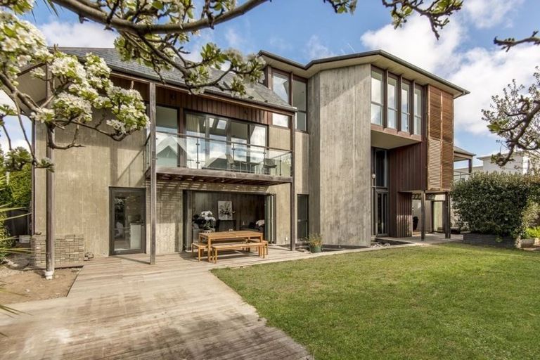 Photo of property in 3 Merivale Lane, Merivale, Christchurch, 8014