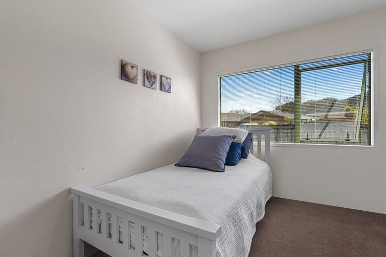 Photo of property in 10a Holman Road, Te Atatu Peninsula, Auckland, 0610