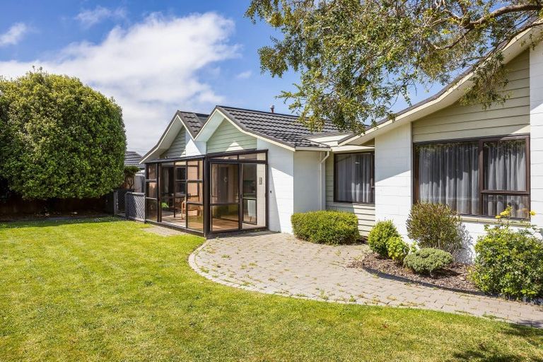 Photo of property in 11a Woodstock Place, Russley, Christchurch, 8042