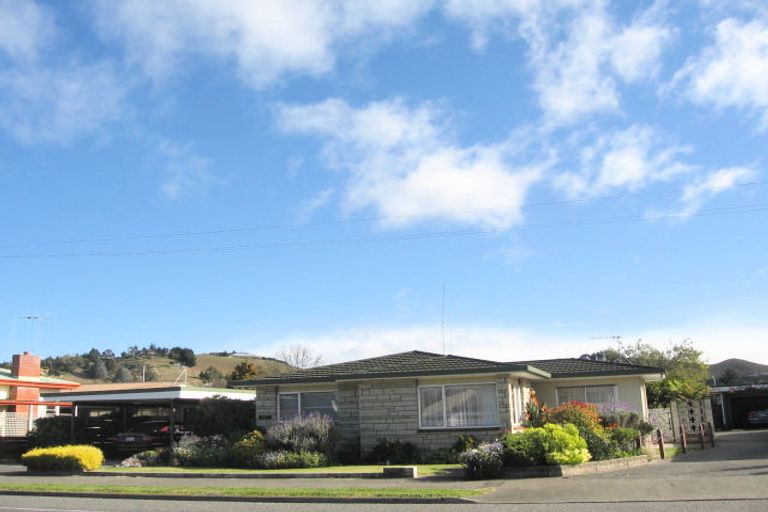 Photo of property in 68-70 Church Road, Taradale, Napier, 4112