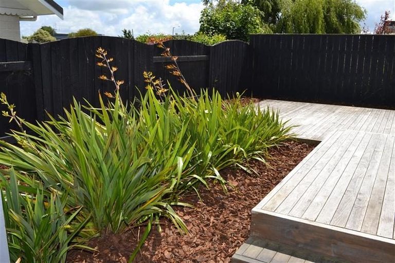 Photo of property in 21 Woodfield Avenue, Roslyn, Palmerston North, 4414