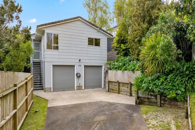 Photo of property in 1/14 Sunward Rise, Glenfield, Auckland, 0629