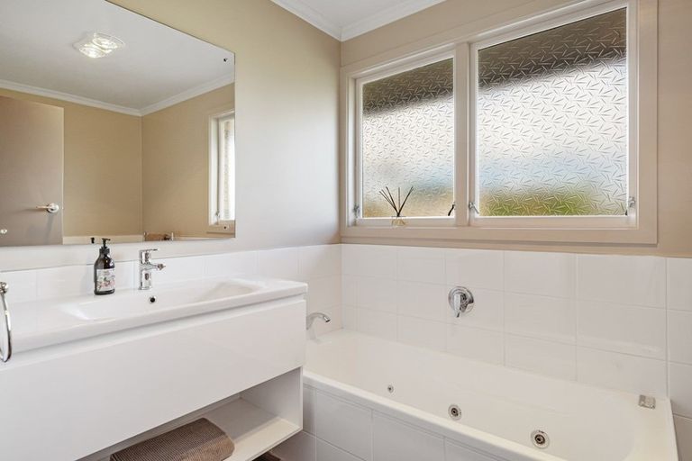 Photo of property in 293 Huatoki Street, Upper Vogeltown, New Plymouth, 4310