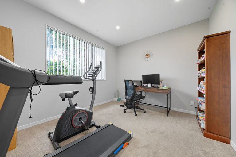 Photo of property in 32b Tirimoana Road, Te Atatu South, Auckland, 0602