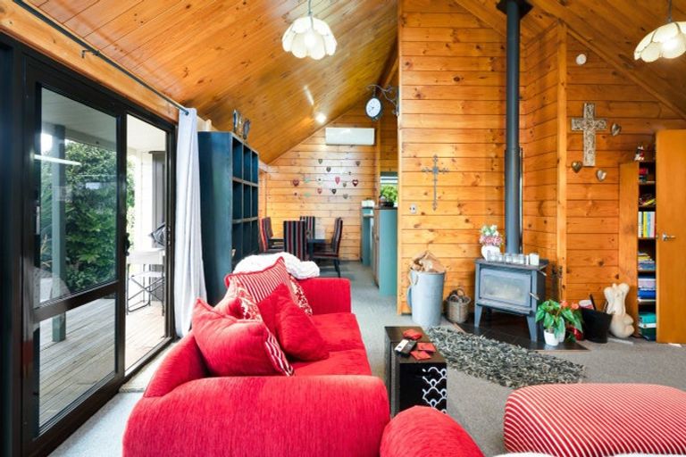 Photo of property in 8 Pohutukawa Drive, Opunake, 4616