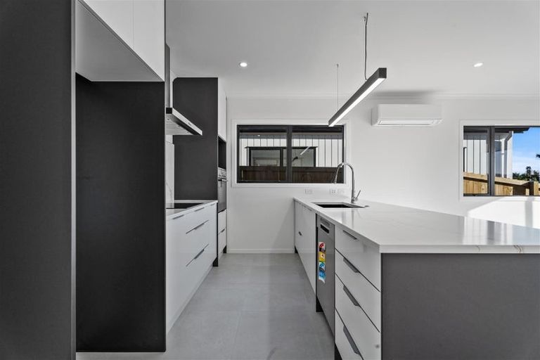 Photo of property in 2/18 Church Road, Mangere Bridge, Auckland, 2022