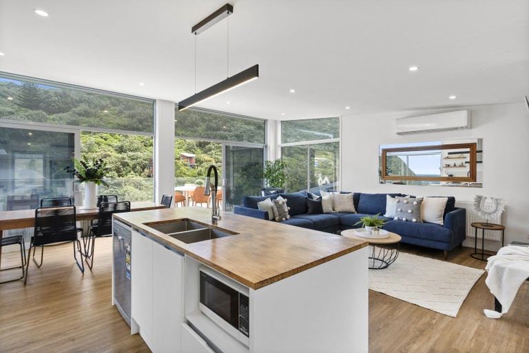 Photo of property in 221 Houghton Bay Road, Houghton Bay, Wellington, 6023