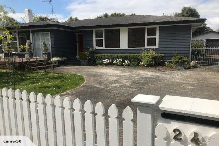 Photo of property in 24 Gillies Avenue, Claudelands, Hamilton, 3214