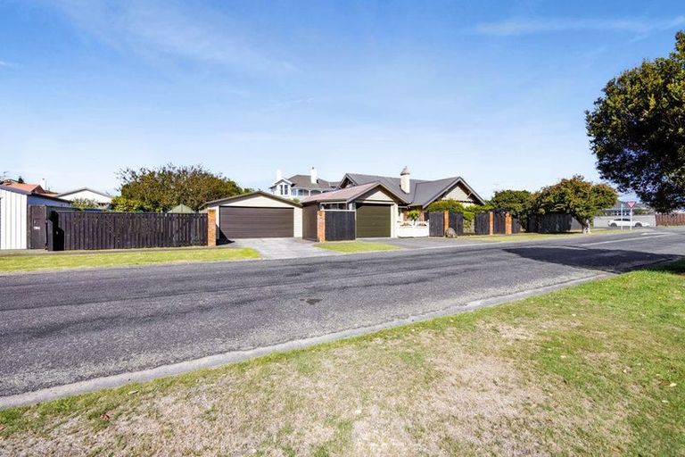 Photo of property in 70 Collins Street, Hawera, 4610