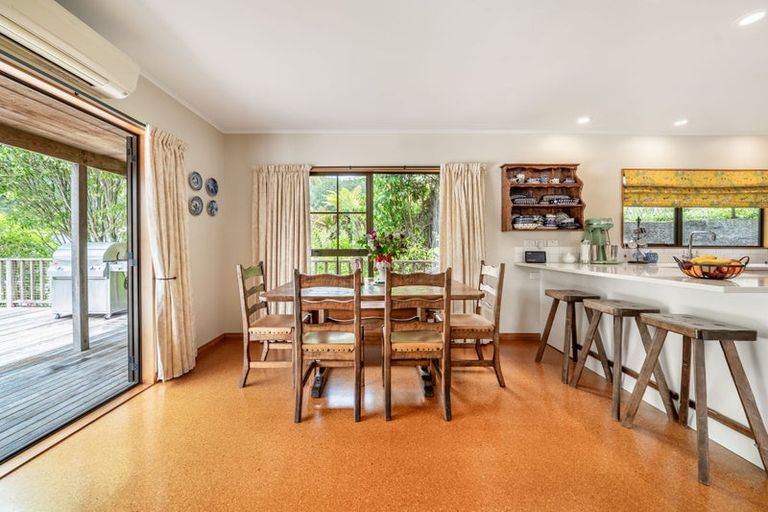 Photo of property in 16 Jocelyn Crescent, Pinehaven, Upper Hutt, 5019