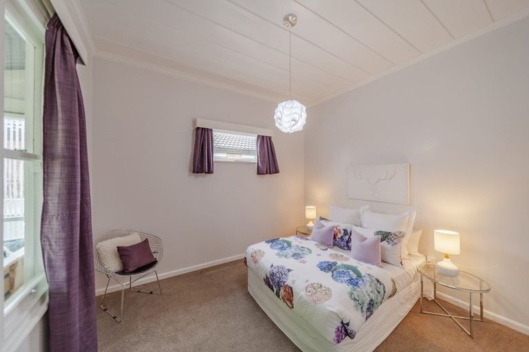 Photo of property in 40 Middle Road, Havelock North, 4130