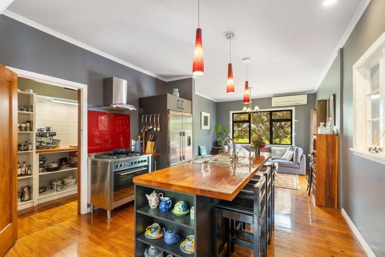 Photo of property in 82 Tikorangi Road, Tikorangi, Waitara, 4383