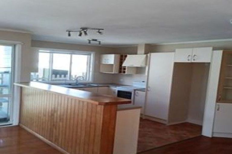 Photo of property in 23 Dale Crescent, Pakuranga, Auckland, 2010