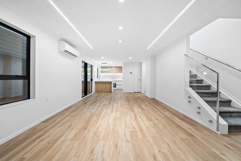 Photo of property in 29c Hywell Place, Manurewa, Auckland, 2102