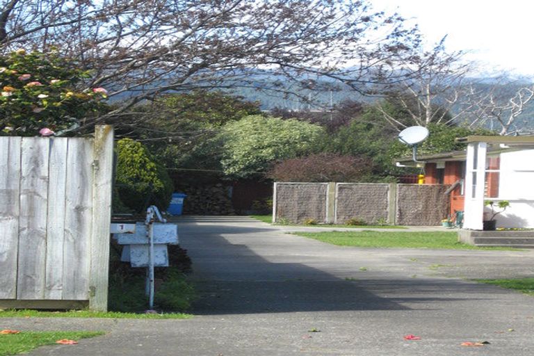 Photo of property in 16c Queenwood Road, Levin, 5510