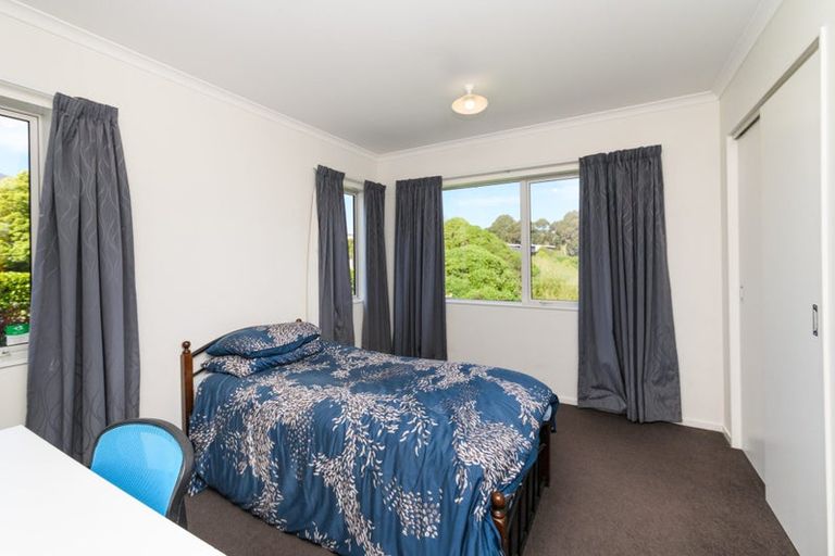 Photo of property in 34 Ruapehu Drive, Fitzherbert, Palmerston North, 4410